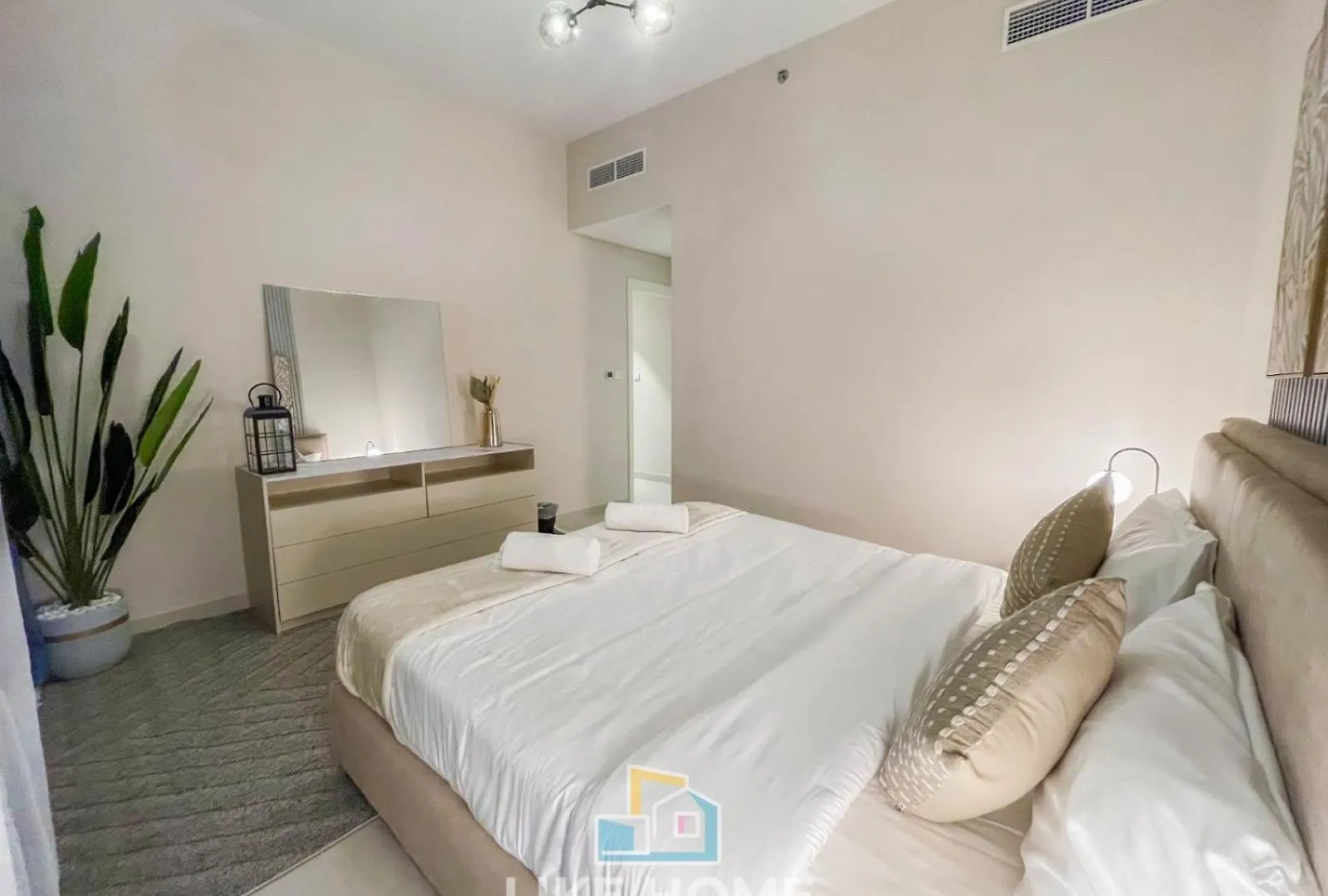 Like Home - 4901 Spacious & Cozy 2Bhk In The Grand Creek Dubai